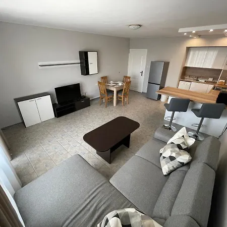 Py Apartament *